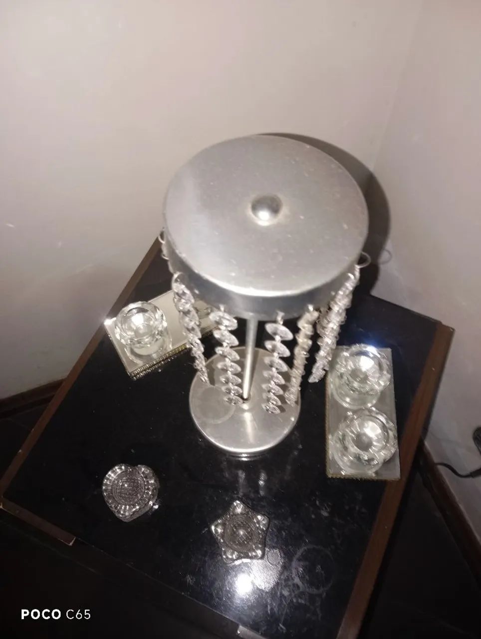 Luminária / Abajur de Mesa de Cristal / Pedrarias com Base Prateada Cromada - Foto 3