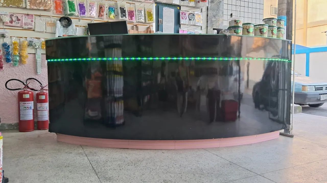 Balcão recepção e frente de loja - Foto 3