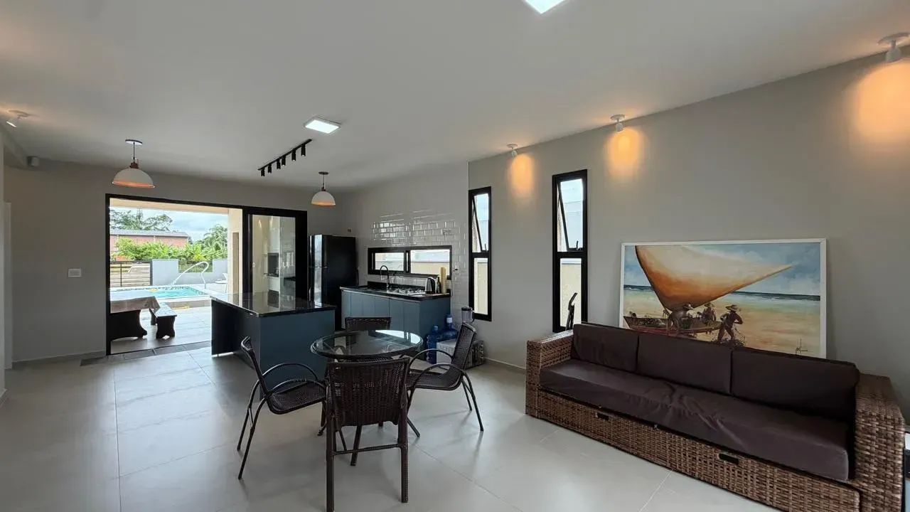 Casa nova com piscina próxima da praia. - Foto 4