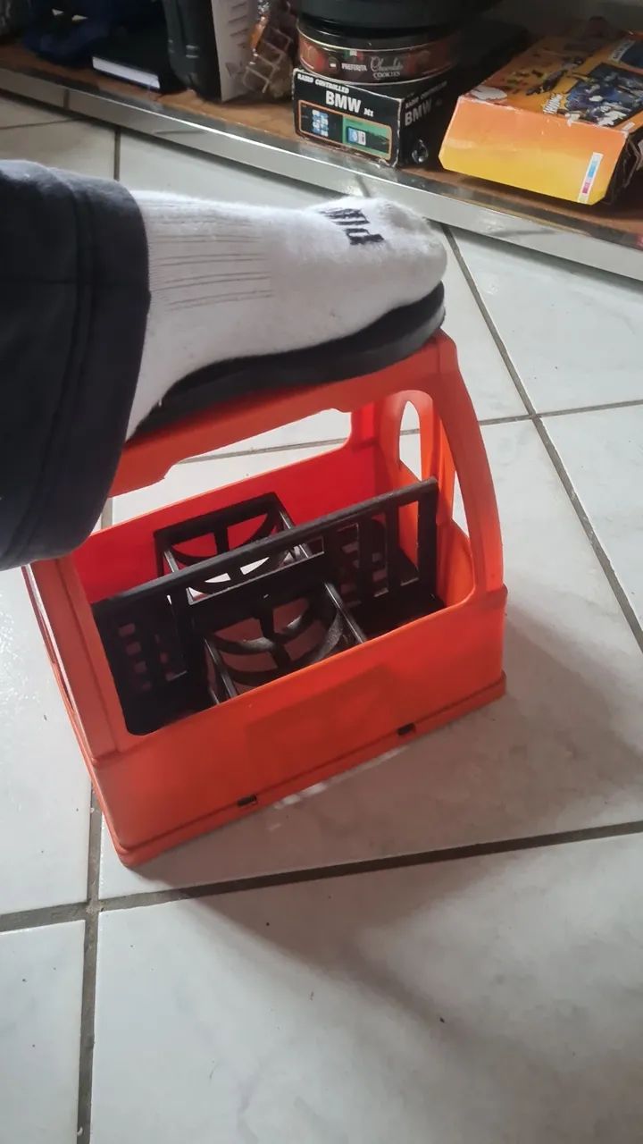 Caixa engraxar sapato antiga  - Foto 2