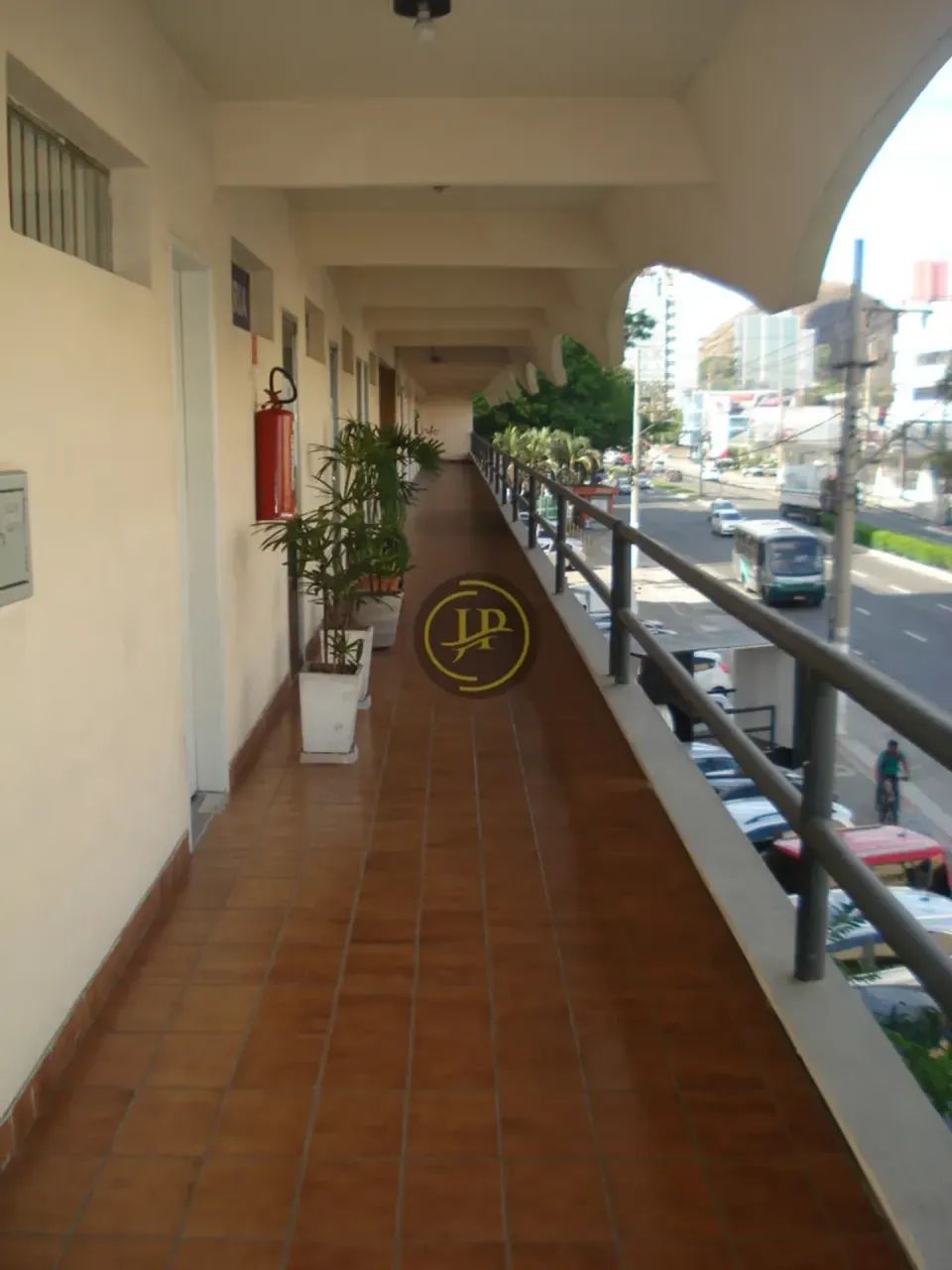 SALA COMERCIAL COM 40m², COM ELEVADOR NA RETA DA PENHA!
