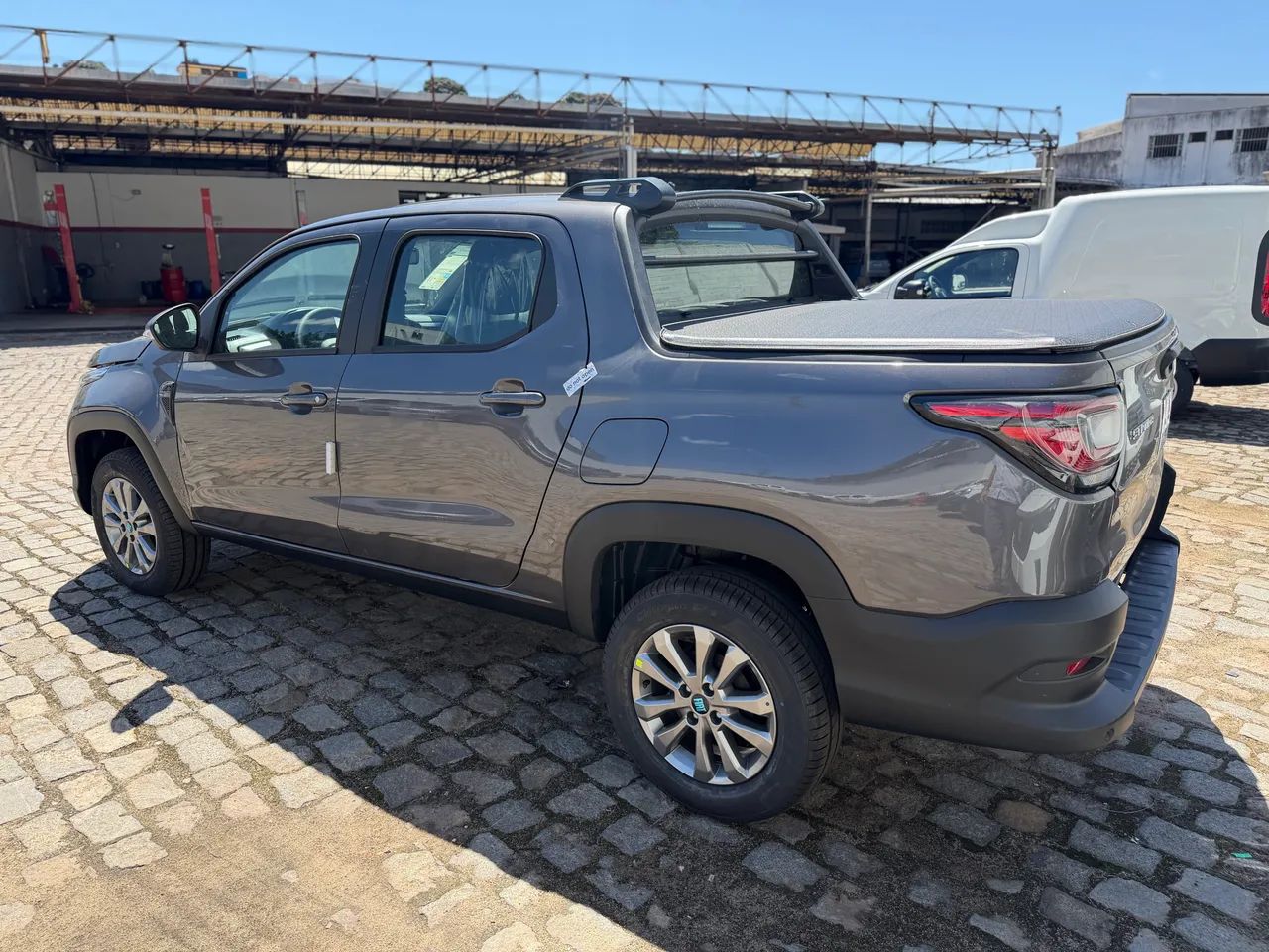 Fiat Strada Freedom 1.3 Flex 8V CD 2027 - Foto 2
