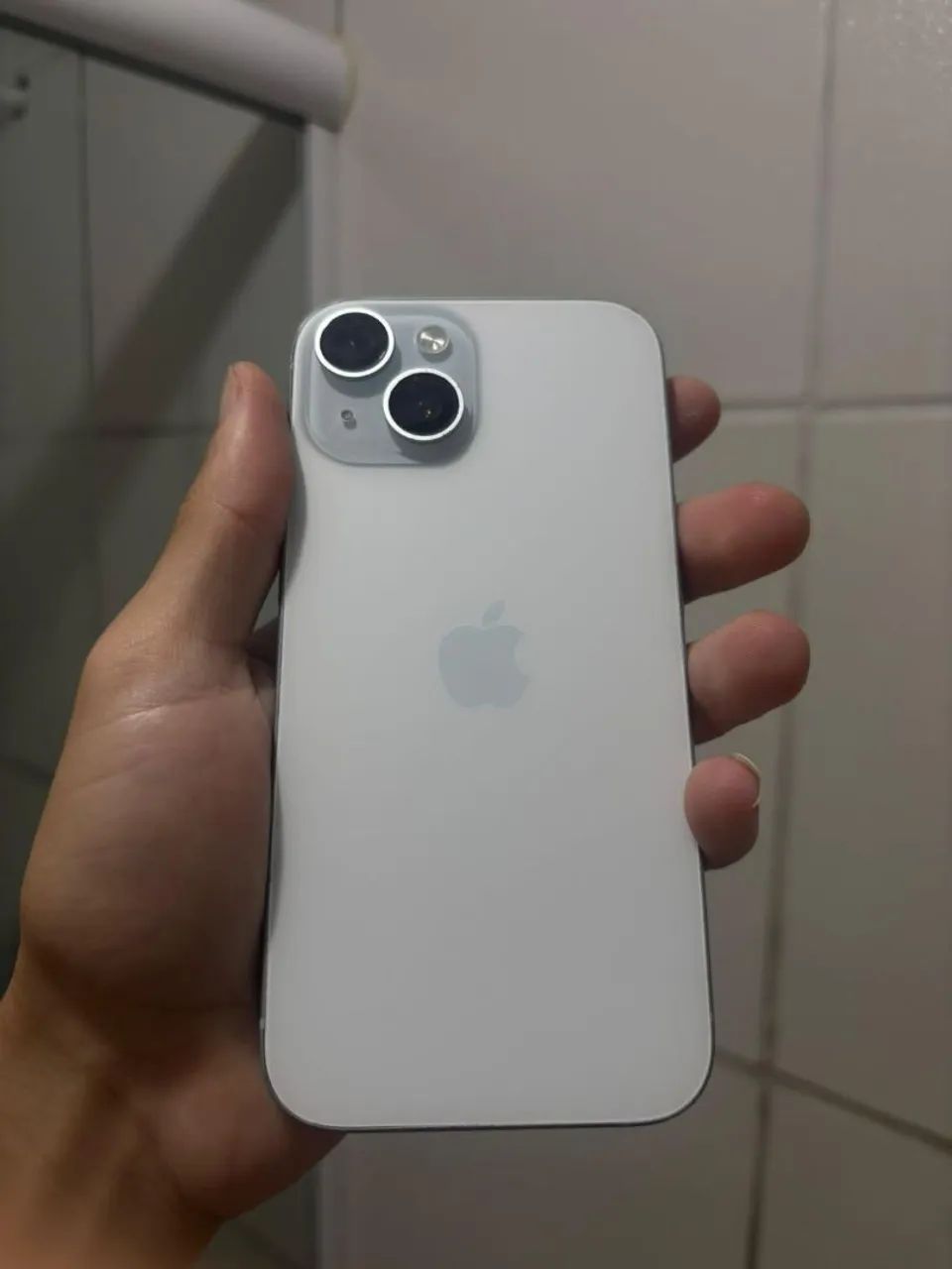 iPhone 15 azul, 128 GB