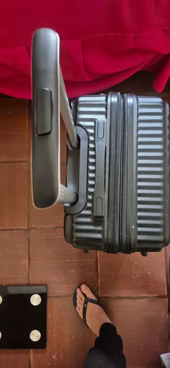 Mala de Viagem - Com trava codificadora - Semi Nova - Foto 2