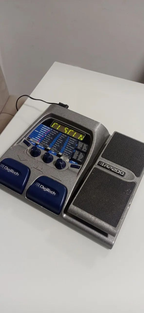 Pedaleira Digitech RP200