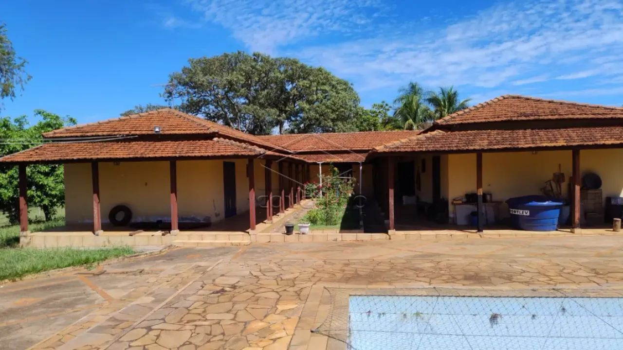 Sítio 06 hectares com casa e lago