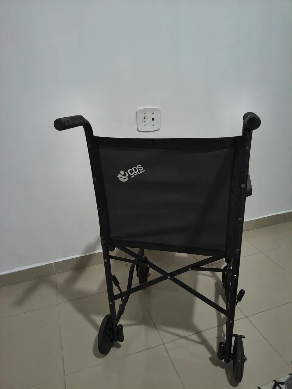 Cadeira de rodas. - Foto 4