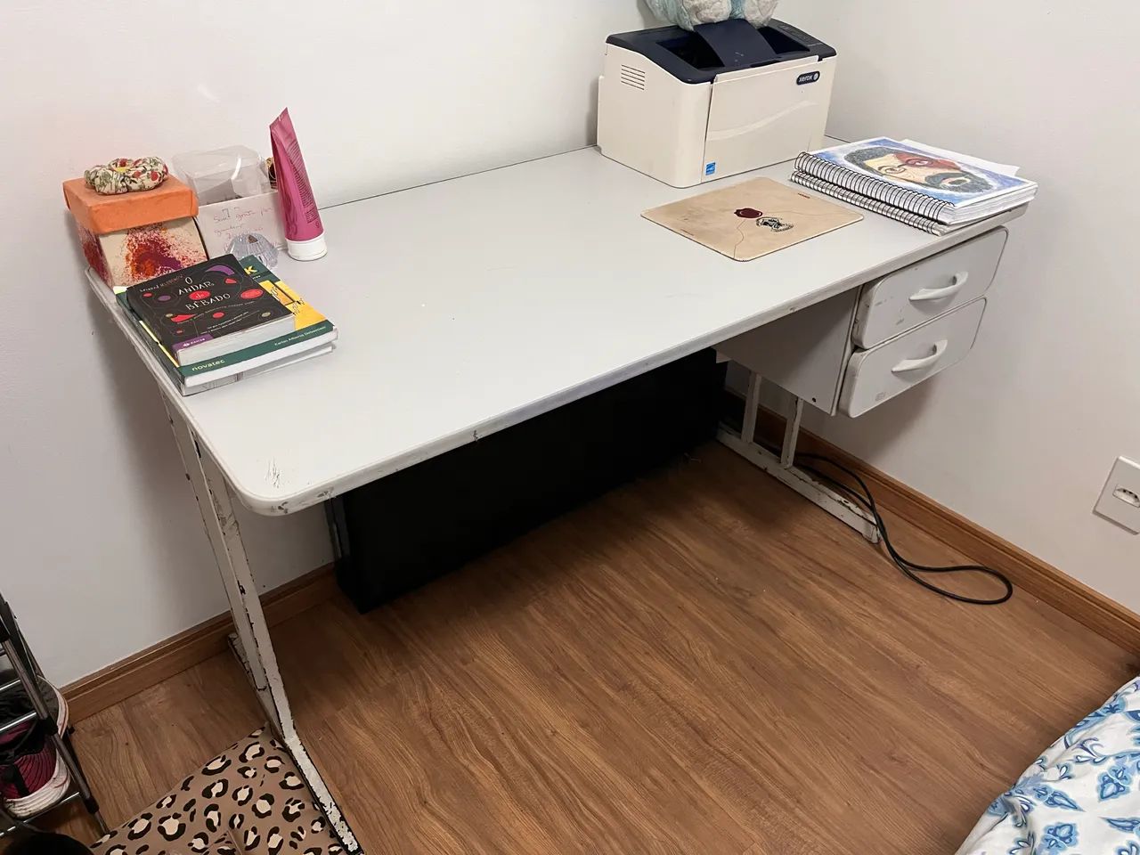 Mesa escrivaninha escritório madeira e ferro