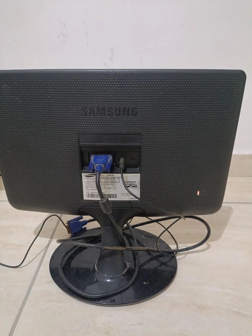 Monitor de ? 14 polegadas com tela com essa falha  - Foto 2