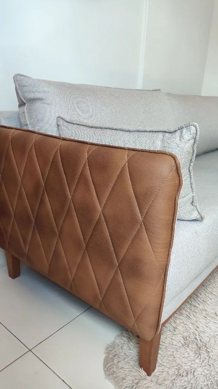 Sofá 3 lugares EXTREMAMENTE NOVO - Foto 5