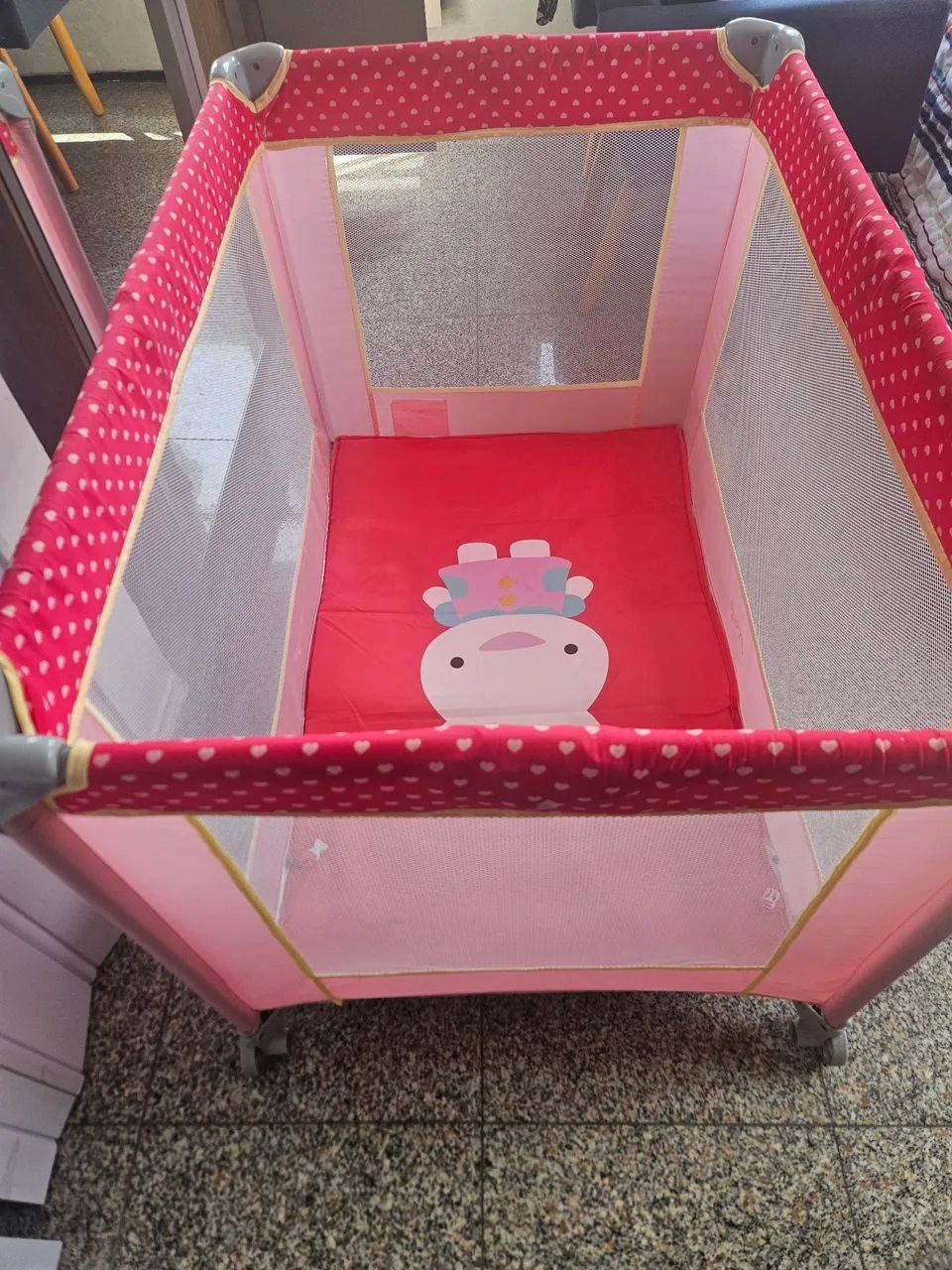 Berço rosa 1m x 0,70