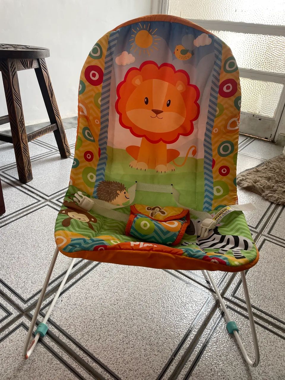 Cadeirinha de descanso musical bebê safari unissex