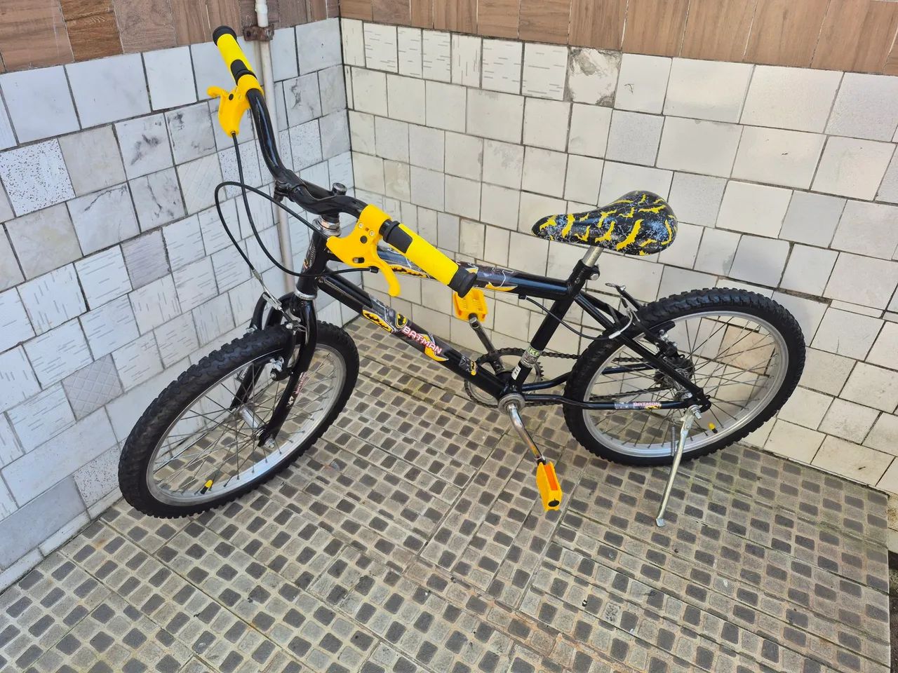 Bicicleta aro 20 Batman semi nova  - Foto 2