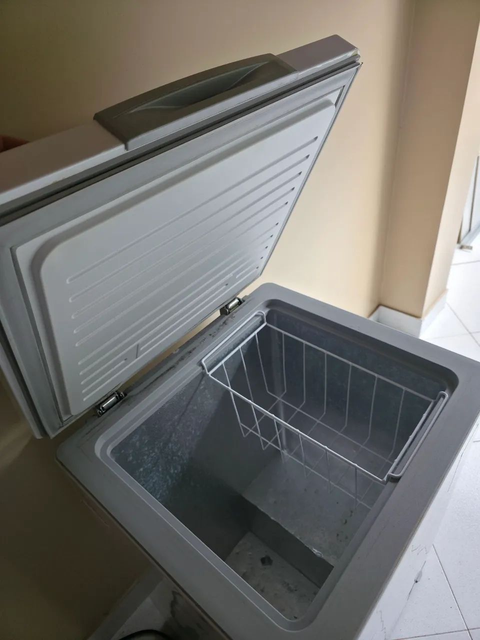 Freezer horizontal Midea (excelente estado) - Foto 3
