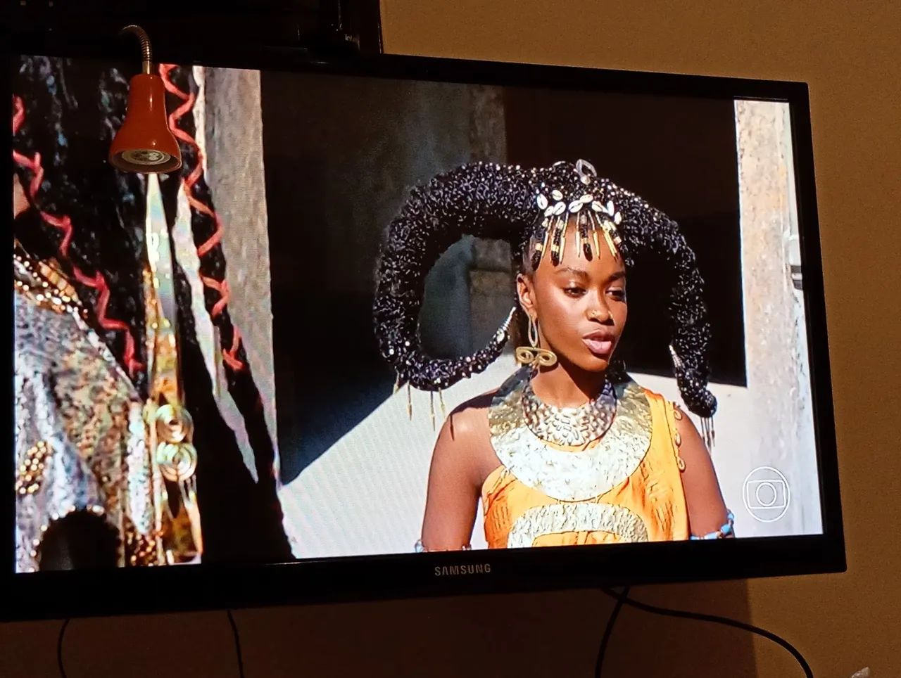 Vendo TV SAMSUNG, NAO É SMART! - Foto 2