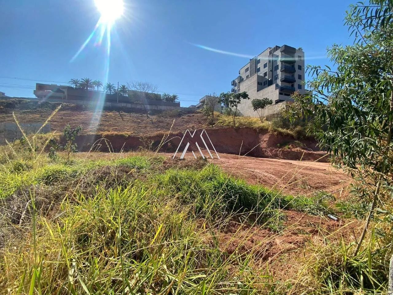 Vendo lote em Itaúna com ótima localização!