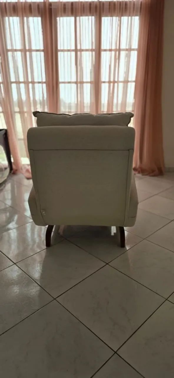 Poltrona de amamentação com puff (comprada na Loja San Remo) - Foto 5