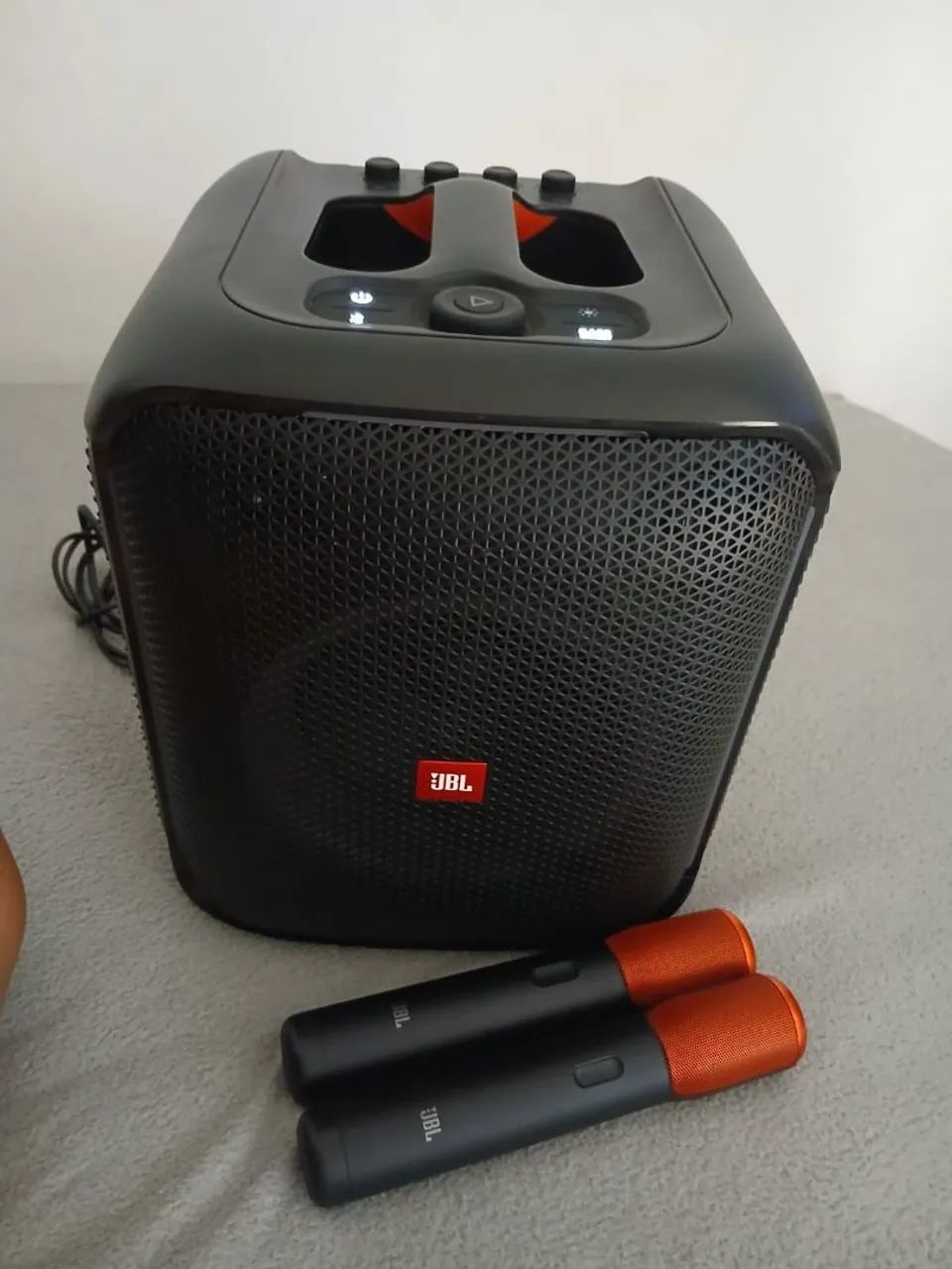 Caixa JBL e Core c/ 2 microfones454806863254671360