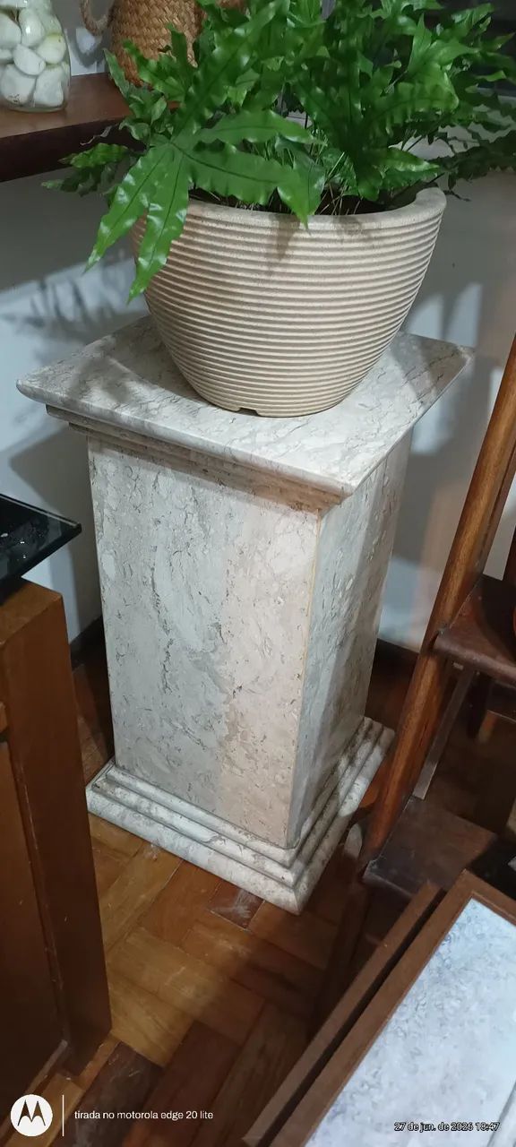 Pé de mármore 