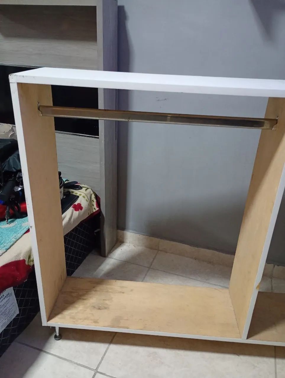 Cabideiro de chão para roupas e acessórios  - Foto 5