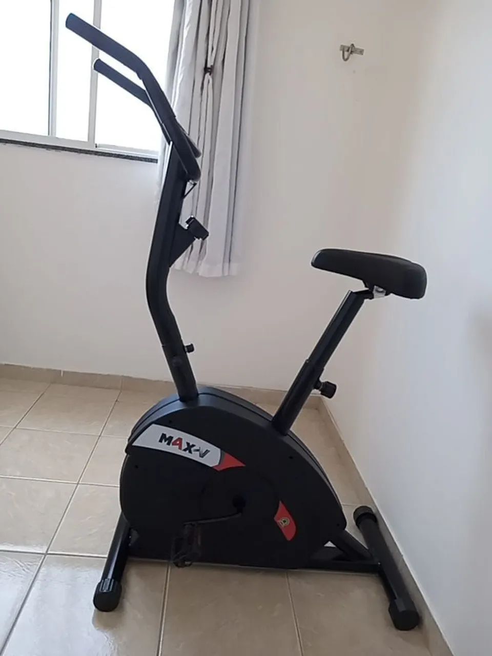 Bicicleta ergométrica MAX-V ,R$ 500,