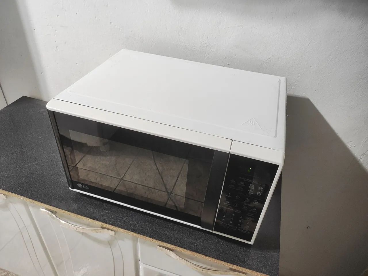 Microondas LG Easy Clean 30 Litros  - Foto 4
