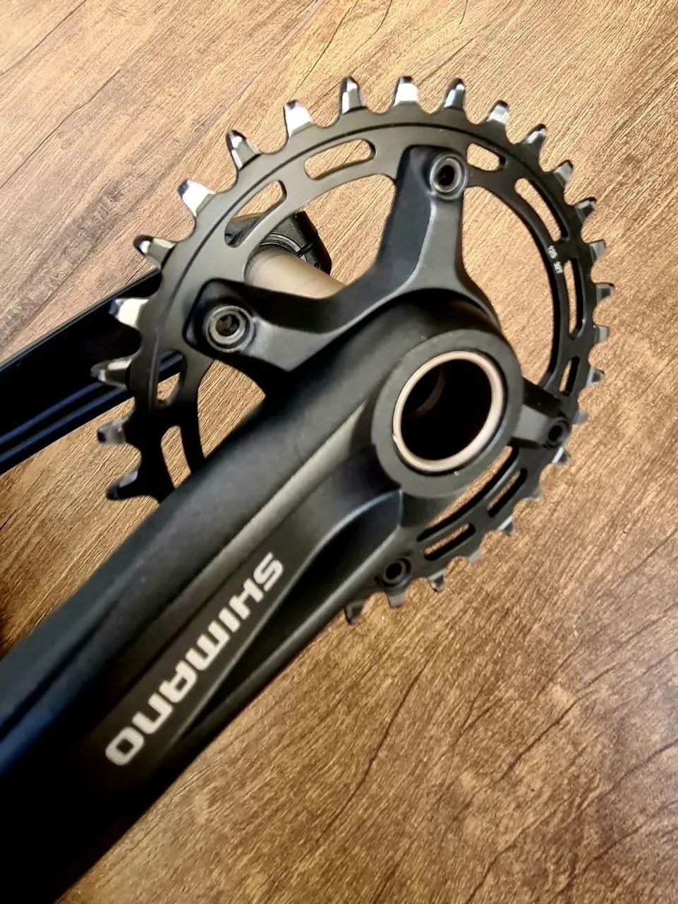 Pedivela Shimano integrado Hollowtech