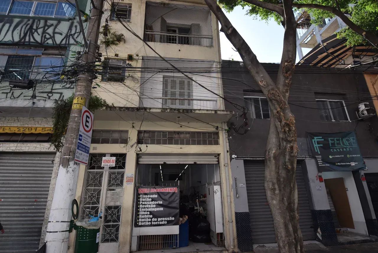 Prédio com apartamentos e loja a Venda - Brás - São Paulo - SP