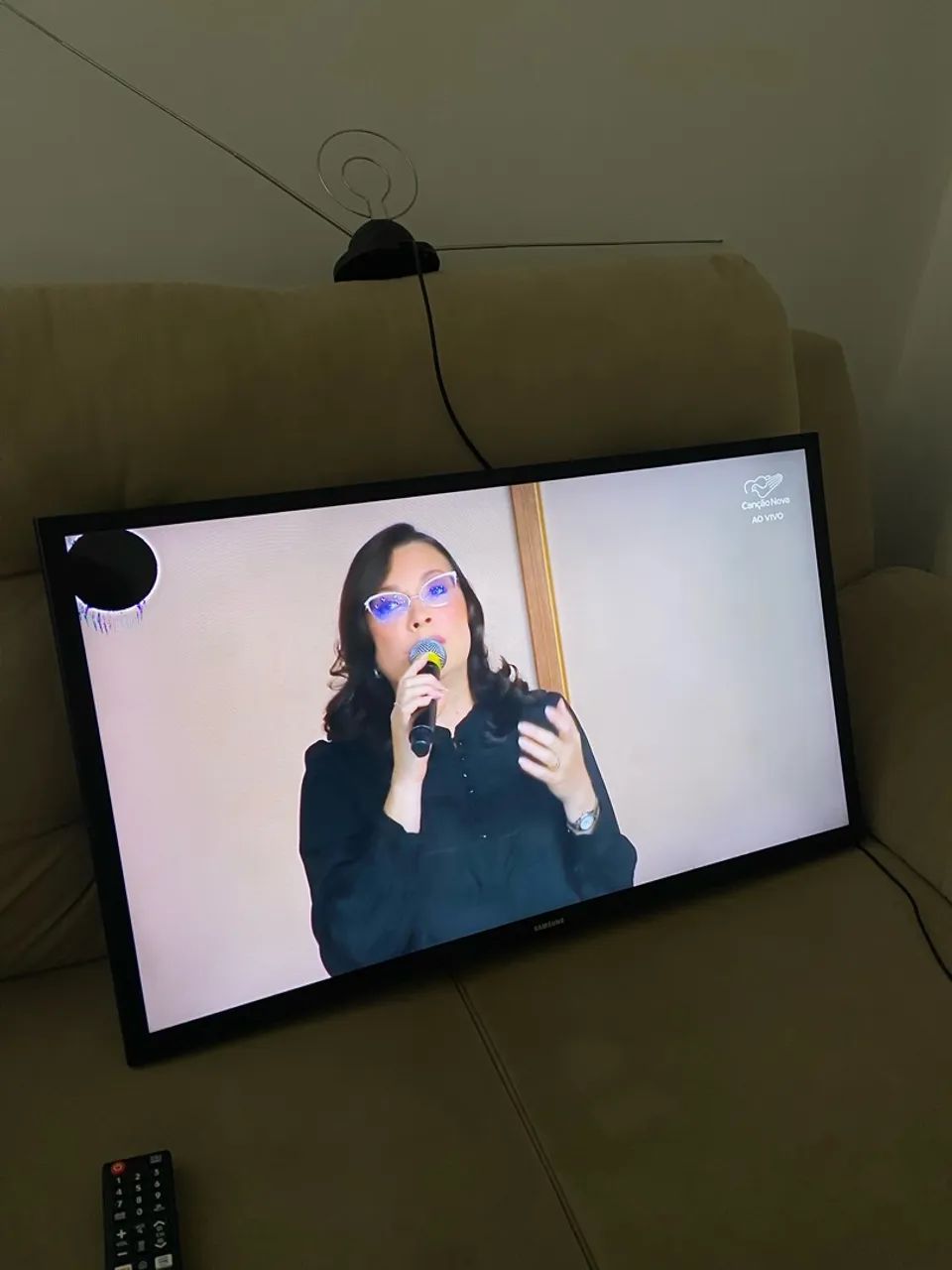 Smart TV LED Samsung J4290 de 32 polegadas, resolução HD. - Foto 3