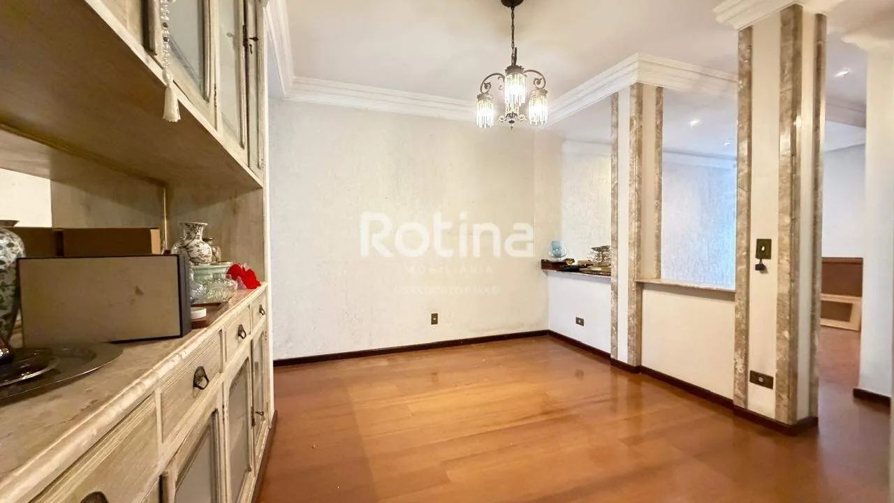Casa Comercial à Venda no Centro de Uberlândia com 3 Quartos e 2 Vagas - Foto 3