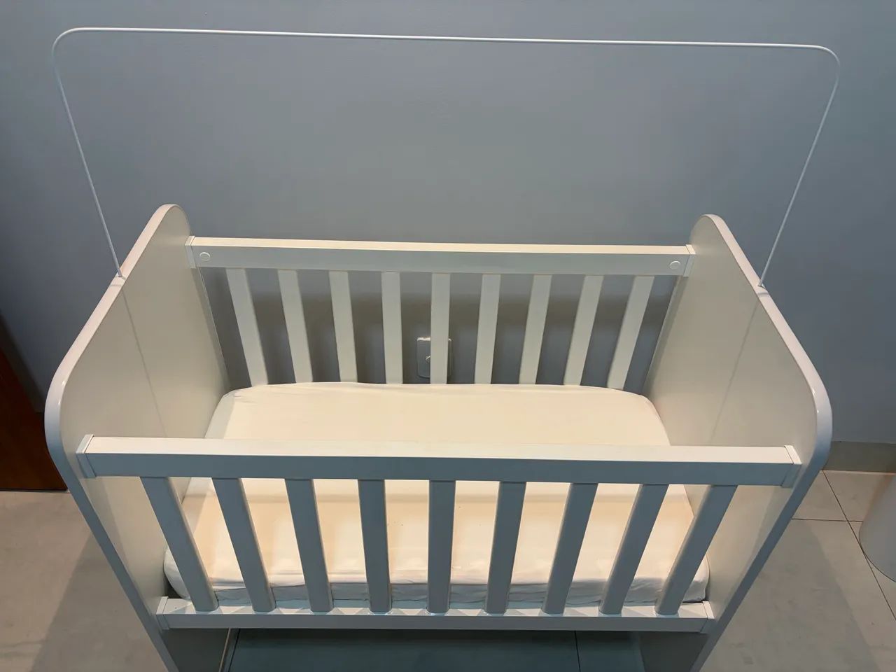 Mini berço com colchão  - Foto 2