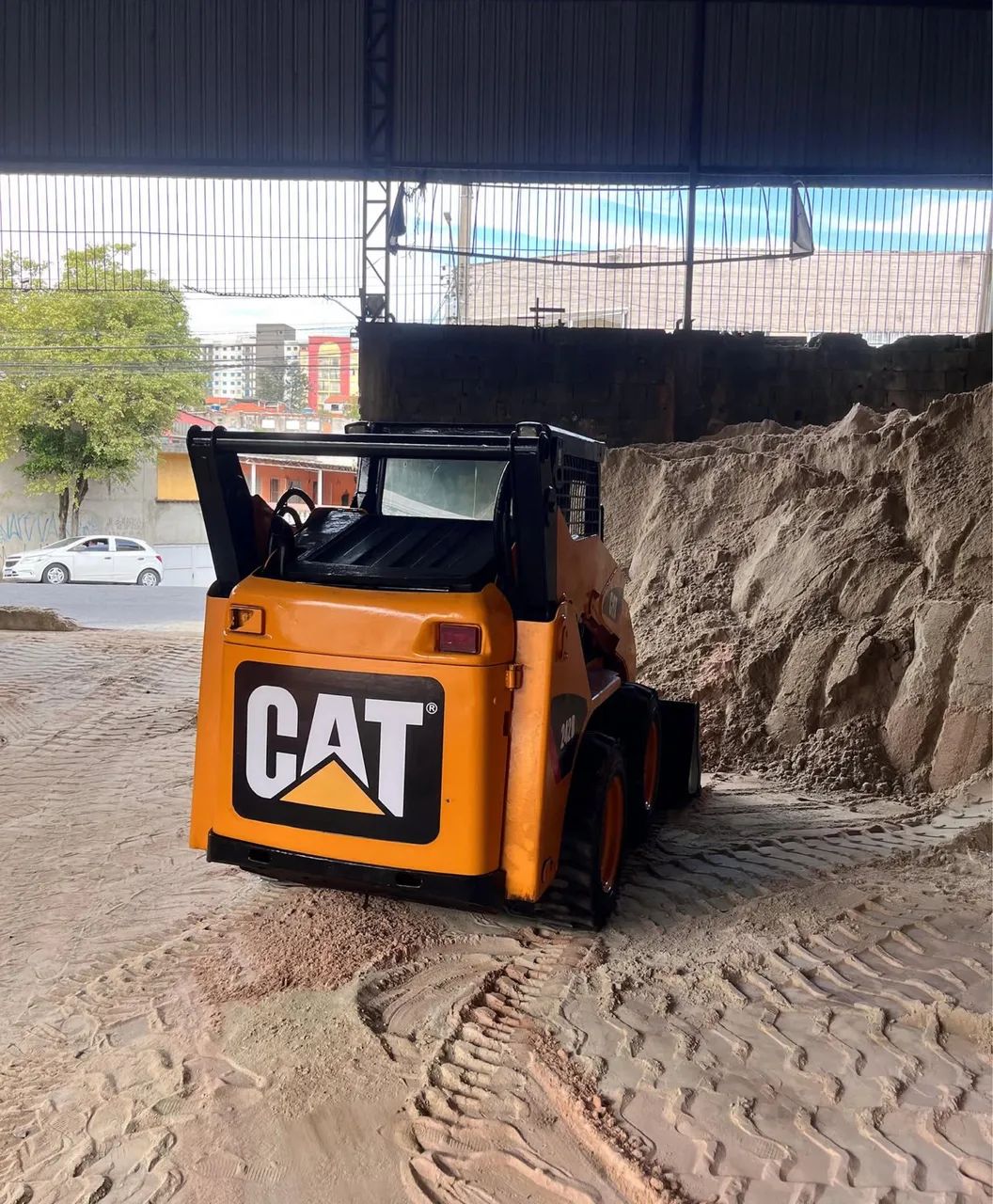 MINI CARRECADEIRA CATPILLAR 242B3 - Foto 5