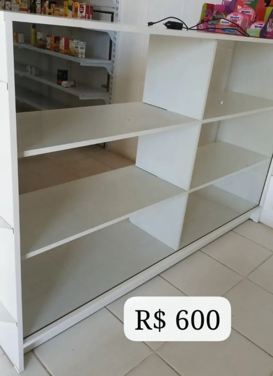 Balcão MDF frente de vidro R$600