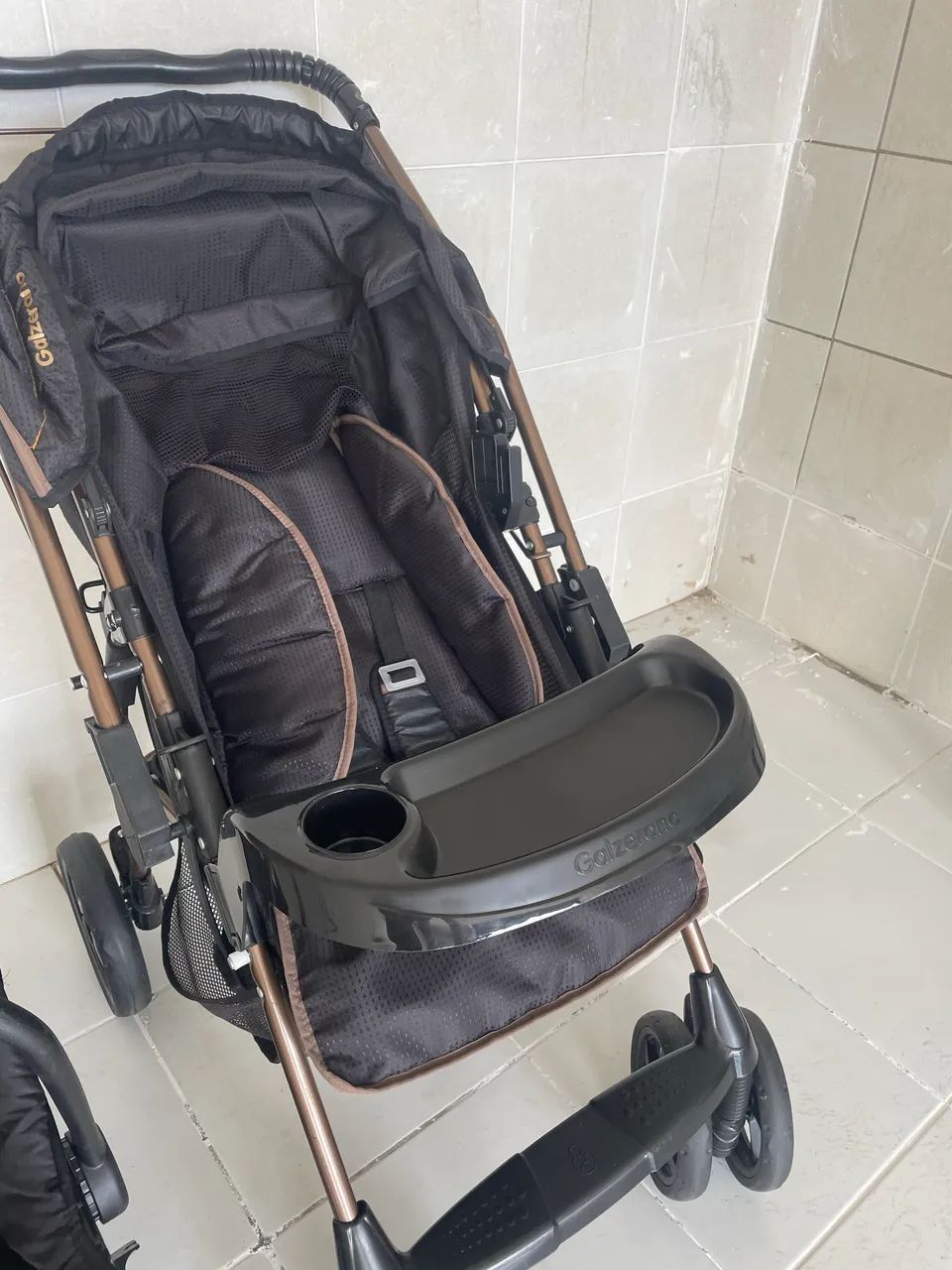 Carrinho de bebê com bebê conforto $580 - Foto 2