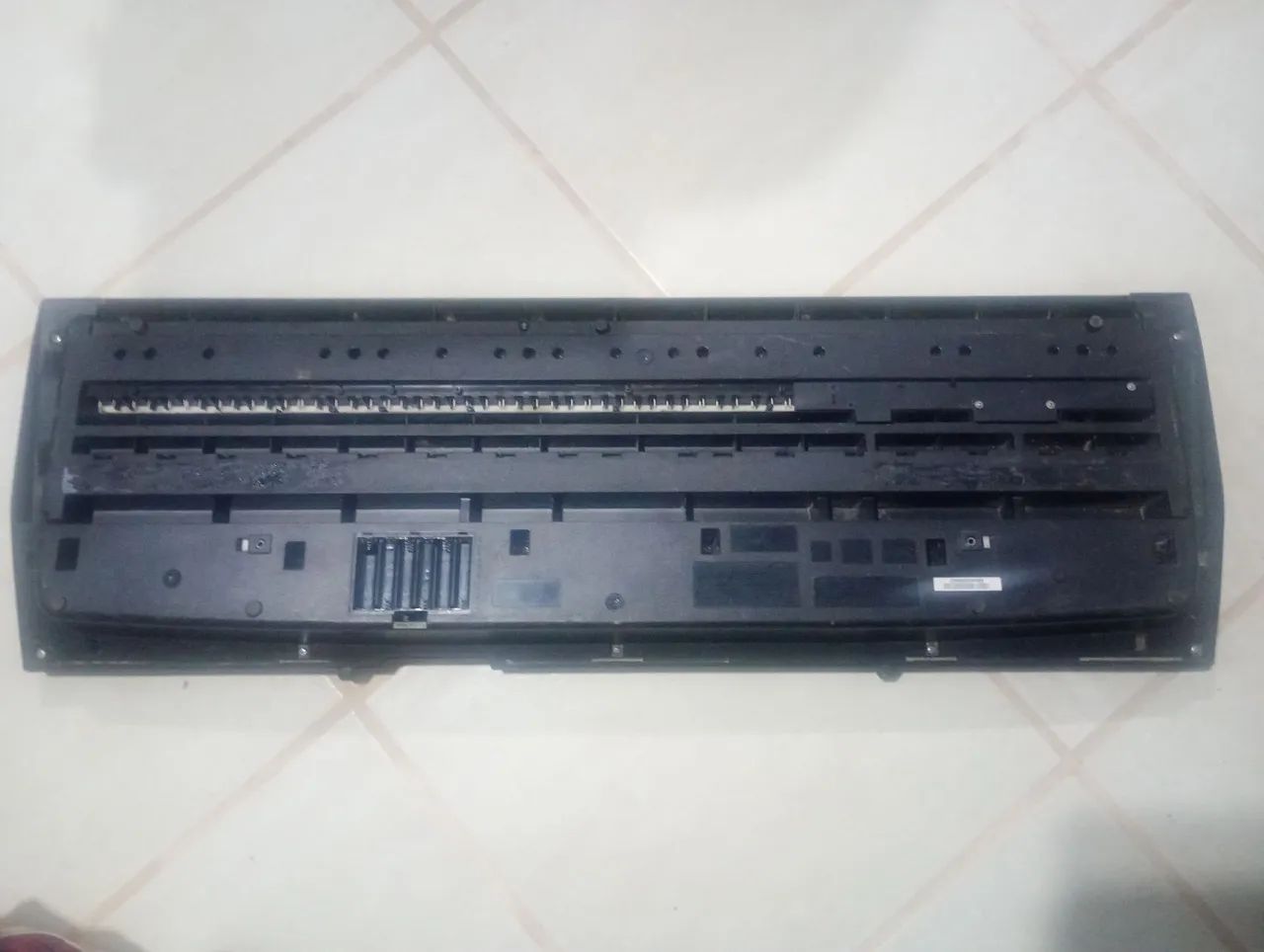 Teclado Casio ctk 1100 com Defeito  - Foto 4