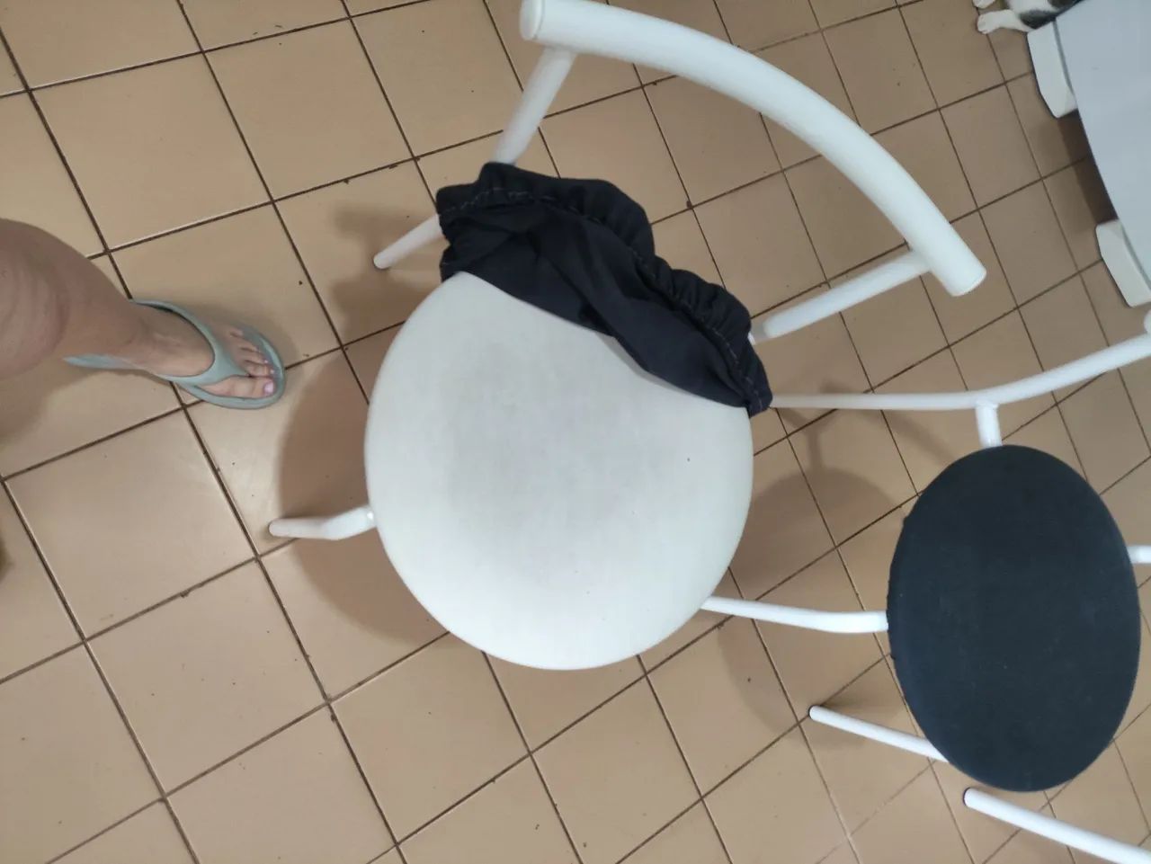 Mesa dobravel com 2 bancos - Foto 5