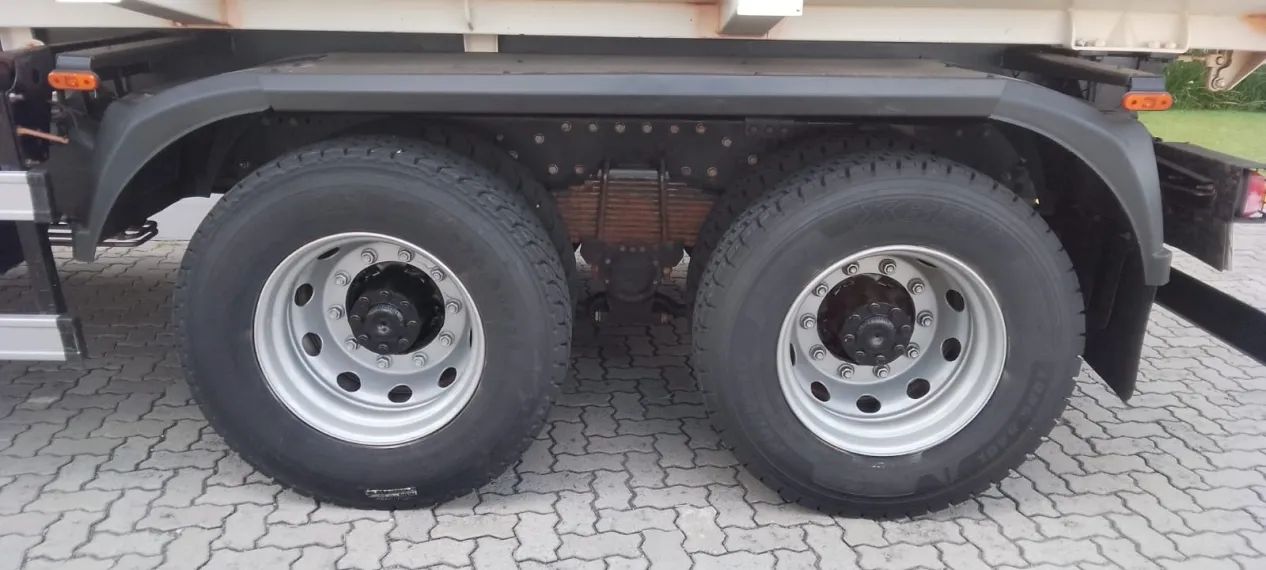Mercedes-Benz Atego 2730 6x4 Diesel Automático 2022/23 - Foto 8