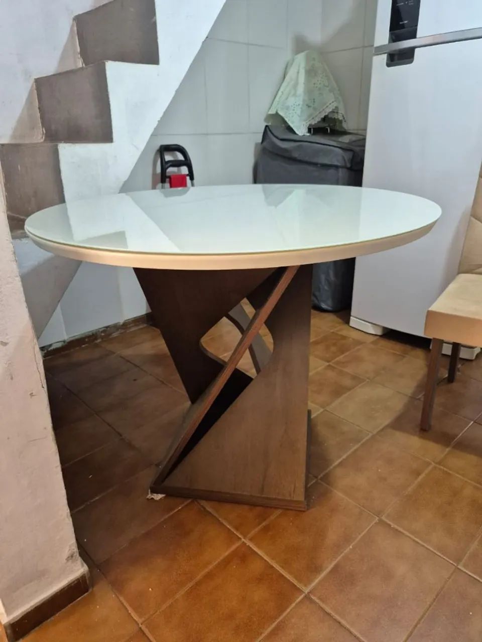 Mesa de vidro com 4 cadeiras - Foto 2