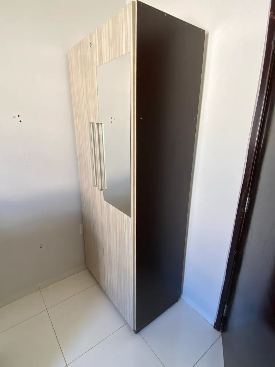 Guarda-Roupa 2 Portas com Espelho - Excelente Estado - Foto 2