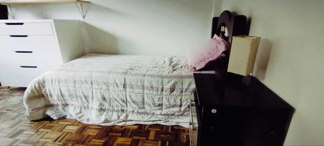 Alugo quarto para moça - Foto 4