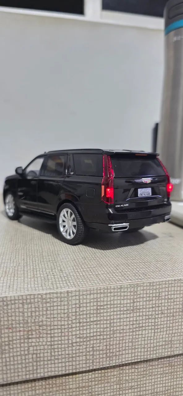 Cadillac escalade miniatura 1/24 - Foto 3