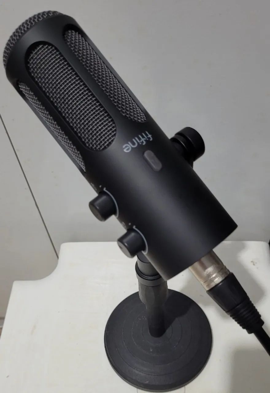 Microfone para podequest da marca Fifine, modelo Tank 3 - Novo.