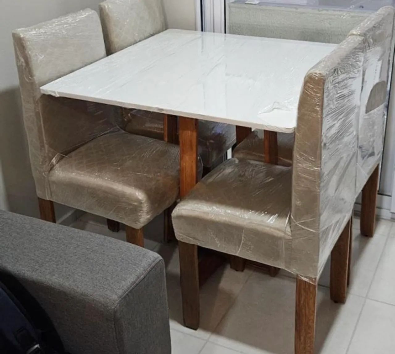 Mesa com 4 cadeiras pra sala de jantar apronta entrega  - Foto 3