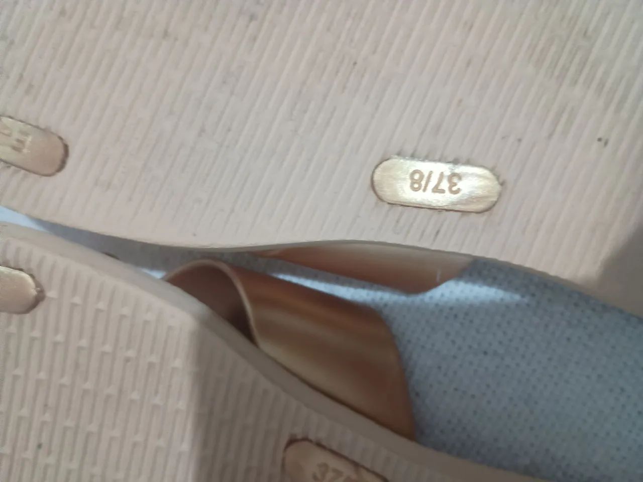 Chinelo havaianas 37/38 - Foto 4