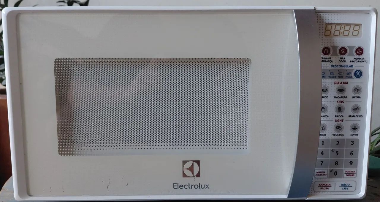 Vende-se Microondas Eletrolux Usado - Foto 2