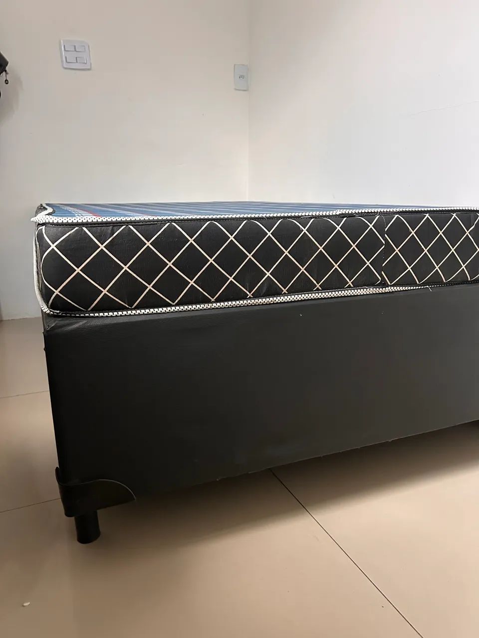 Vendo Cama Box Solteirão  - Foto 3