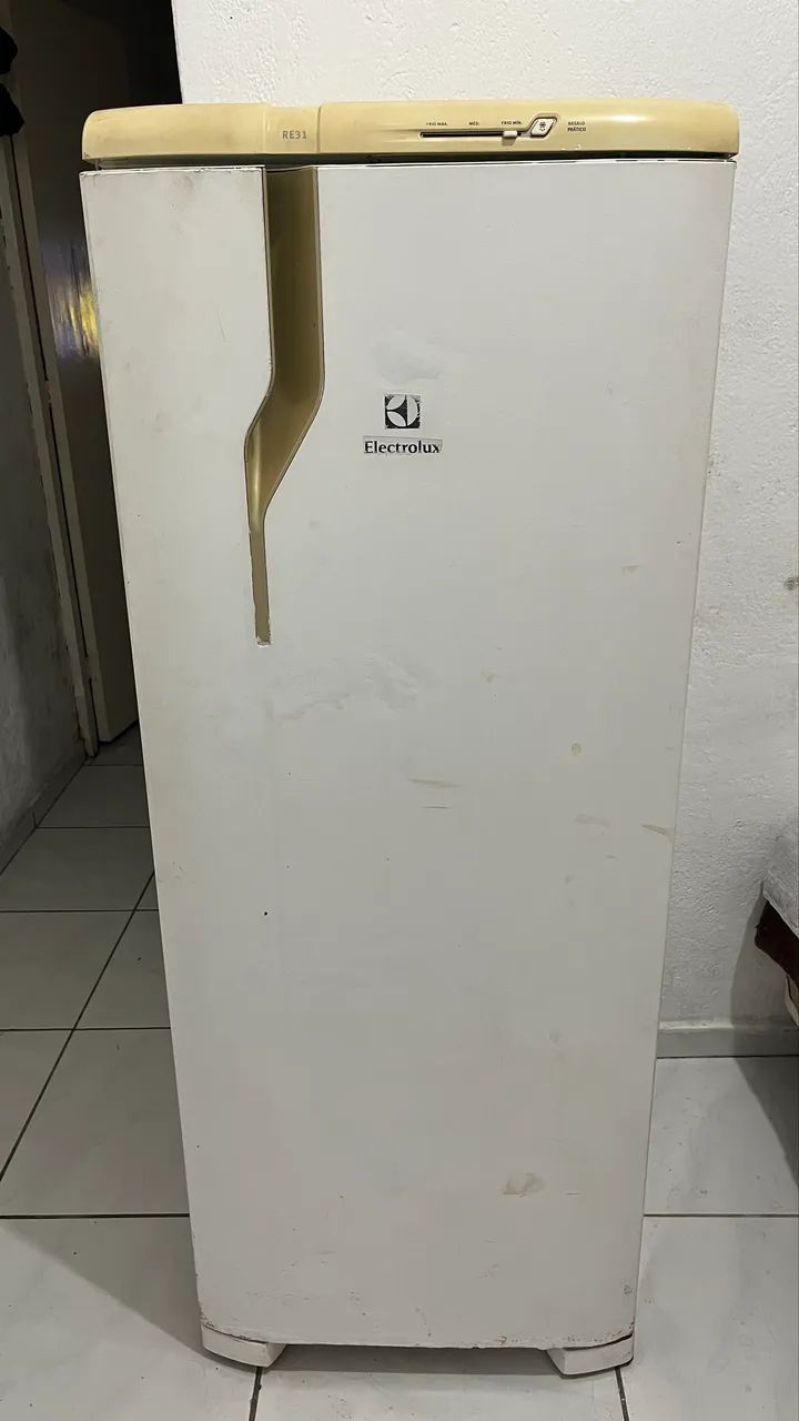 Geladeira Electrolux com defeito - Foto 5