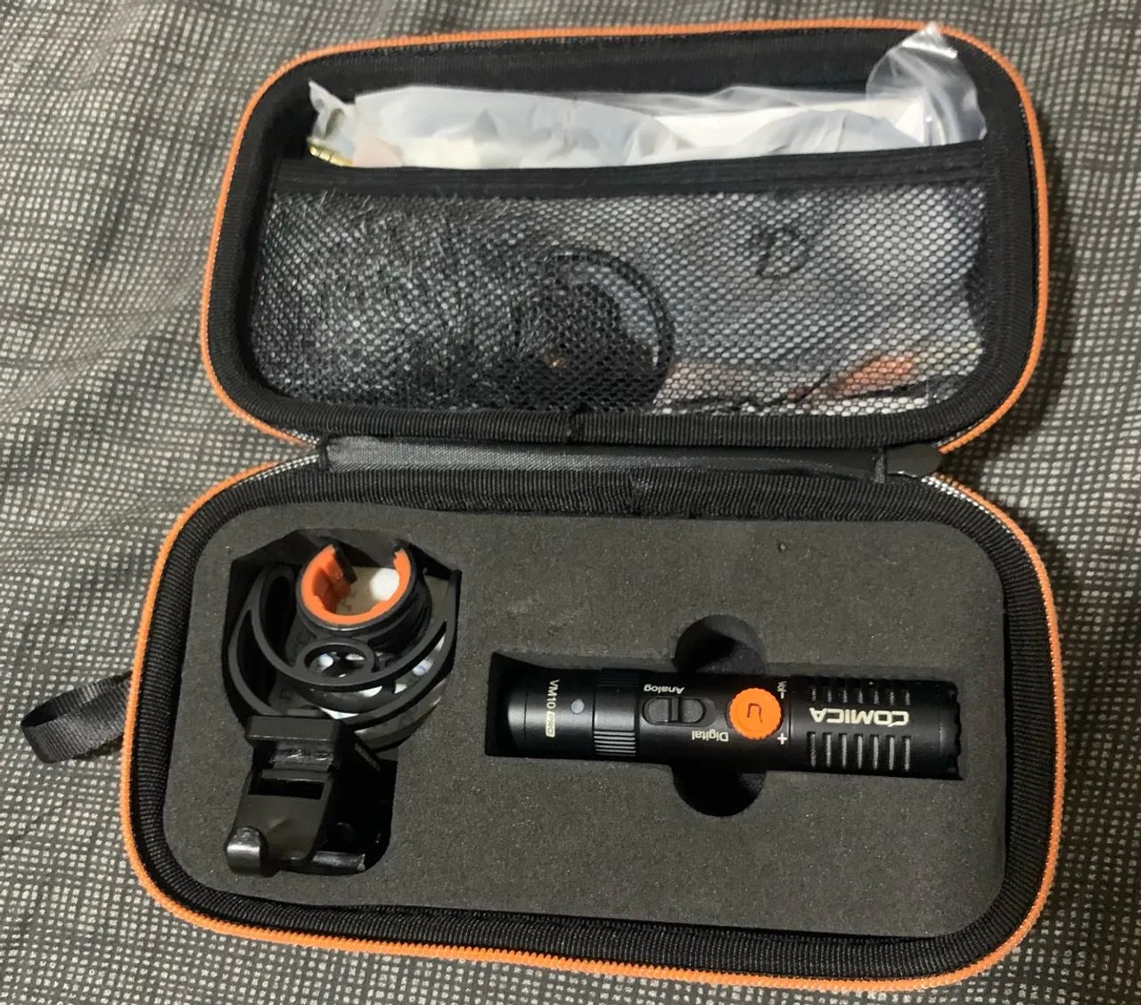 Microfone Shotgun Profissional Comica CVM-VM10 PRO