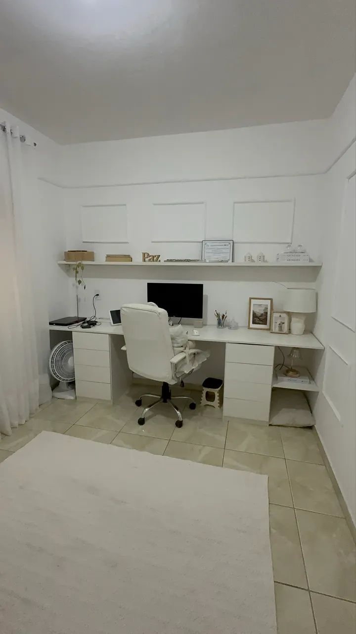 Escrivaninha, mesa de estudo 