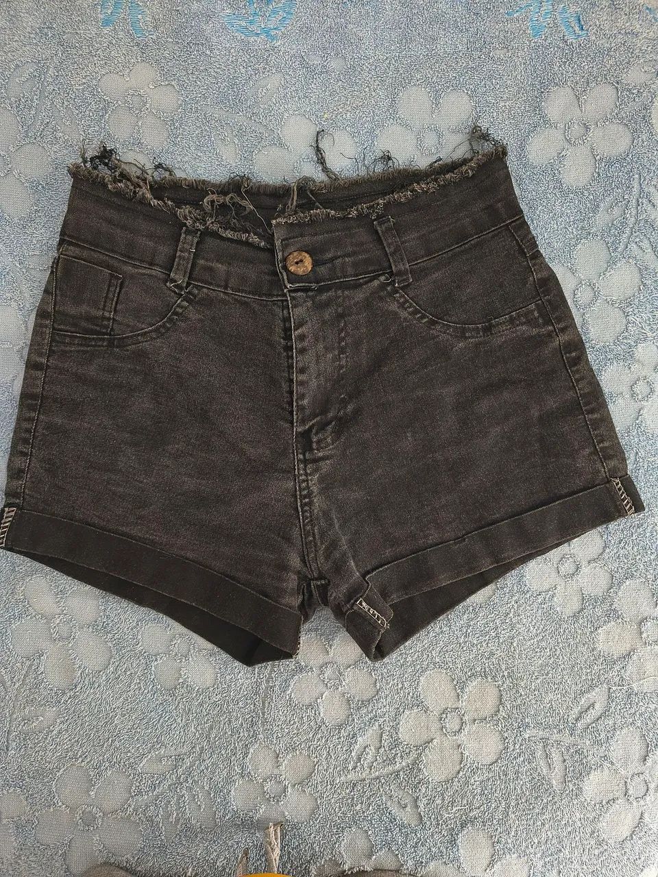 Short Preto Curto com Lycra